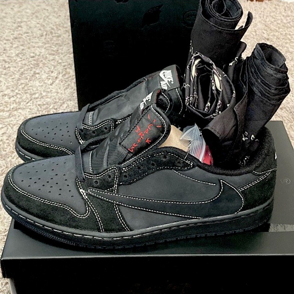 Air Jordan 1 Low Retro x Travis Scott "Black Phantom"